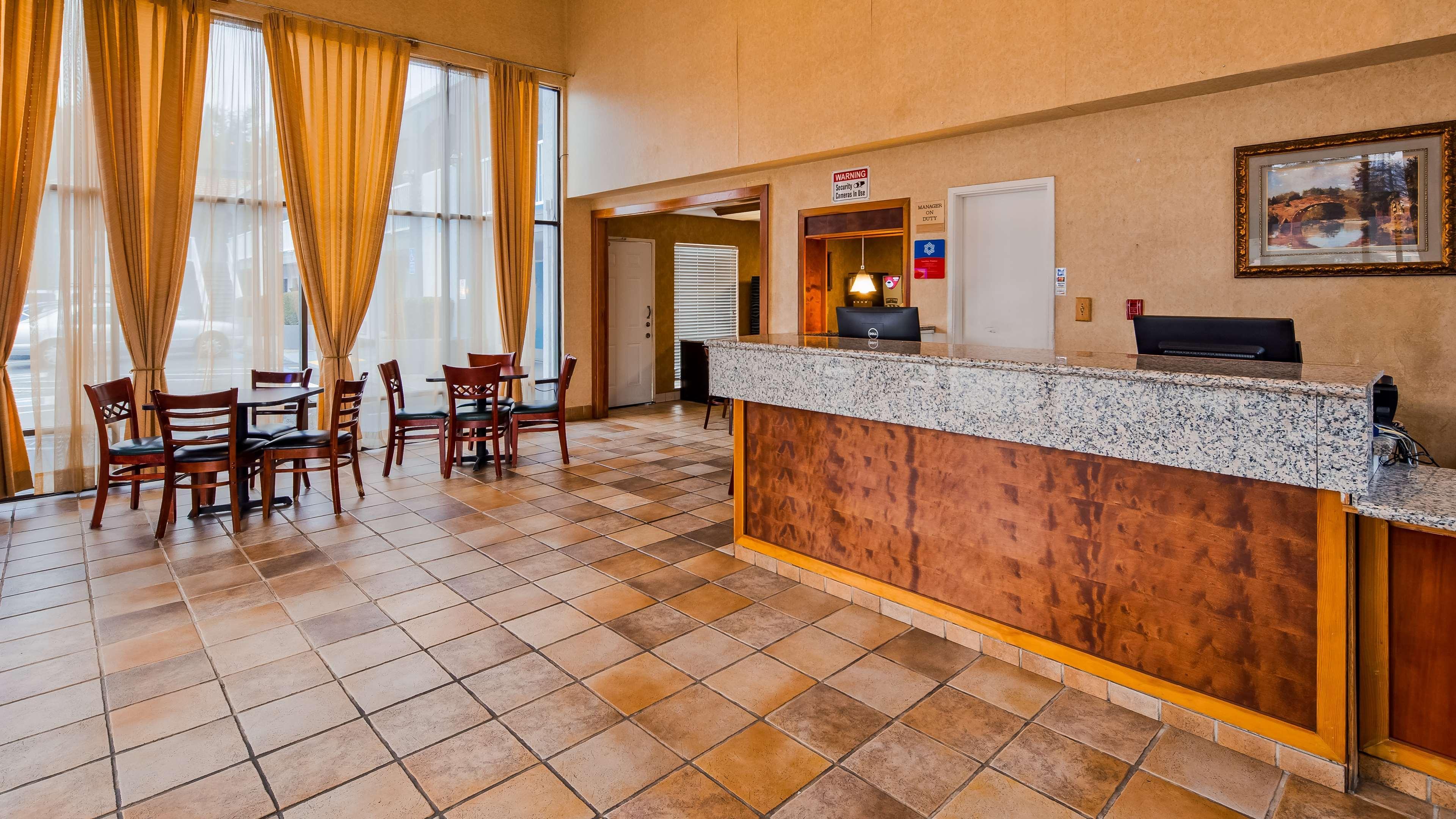 Comfort Inn & Suites Harrisburg-Hershey North Exterior photo