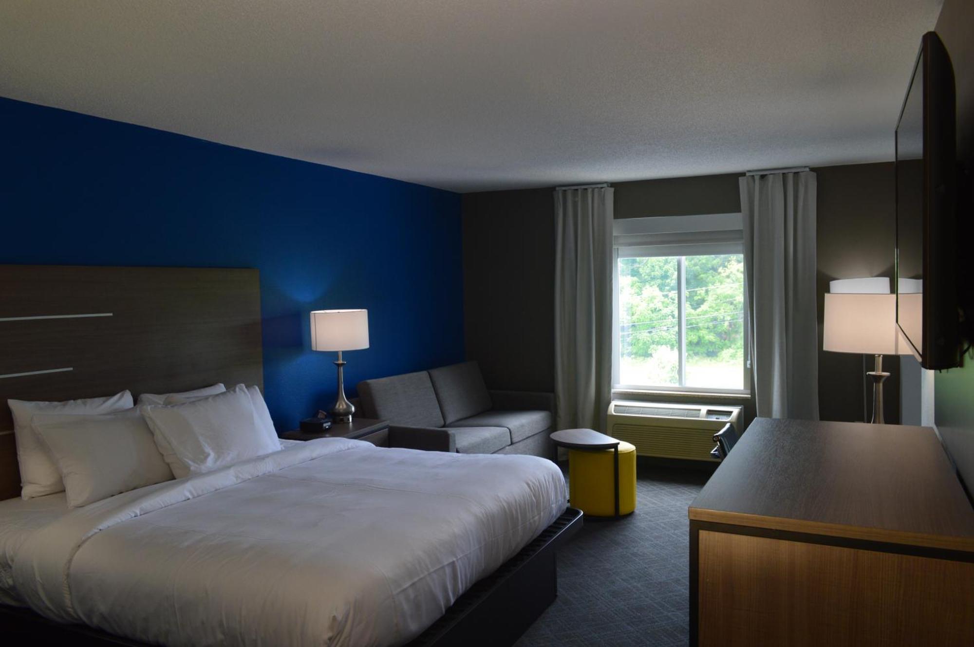 Comfort Inn & Suites Harrisburg-Hershey North Exterior photo