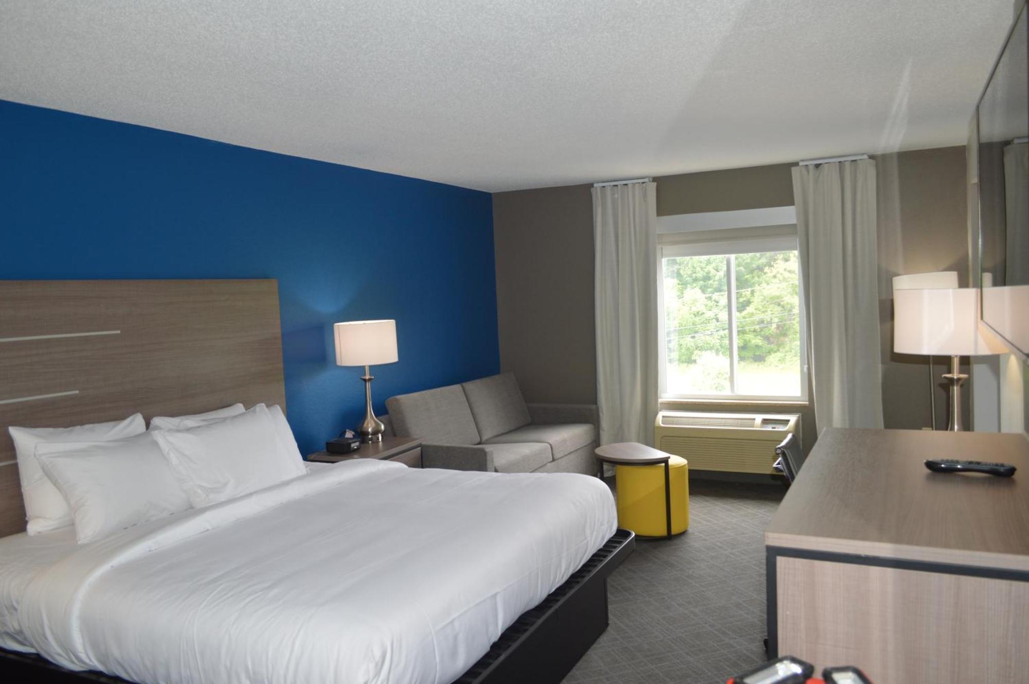 Comfort Inn & Suites Harrisburg-Hershey North Exterior photo