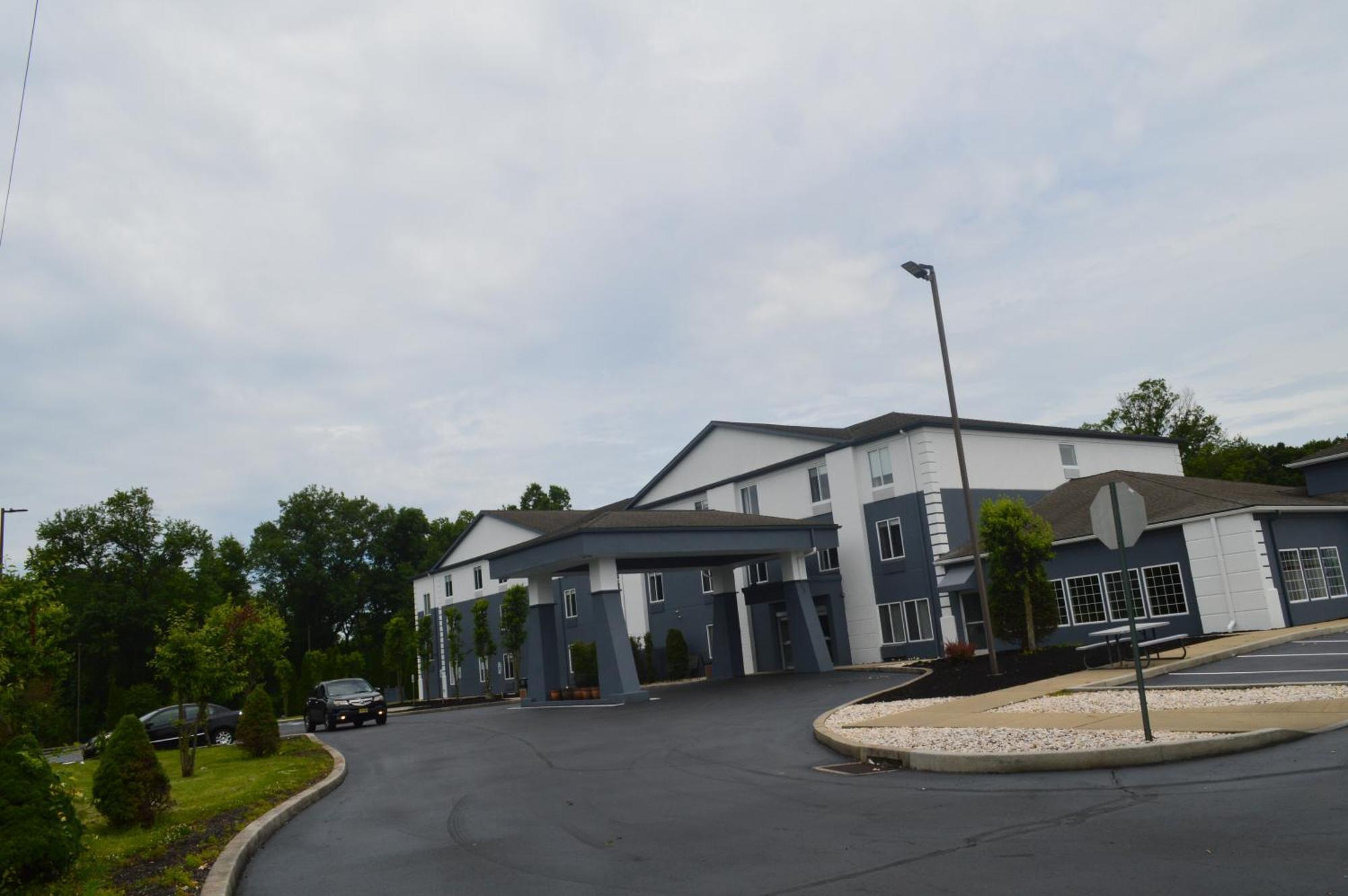 Comfort Inn & Suites Harrisburg-Hershey North Exterior photo