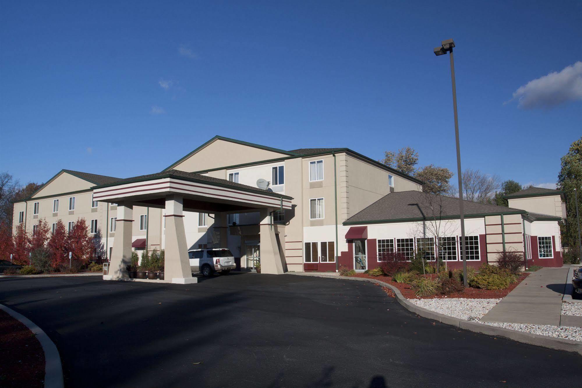 Comfort Inn & Suites Harrisburg-Hershey North Exterior photo